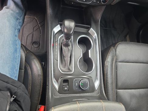 Used 2021 Chevrolet Traverse LT w/ LPO, Blackout Package image 34