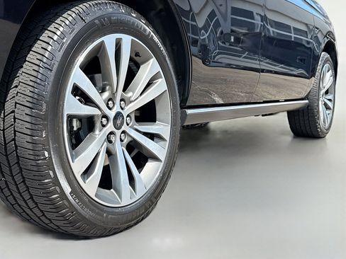 Used 2020 Ford Expedition Limited w/ Equipment Group 302A AWD/4WD image 16