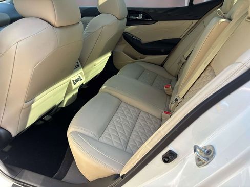 Used 2023 Nissan Maxima Platinum FWD image 9