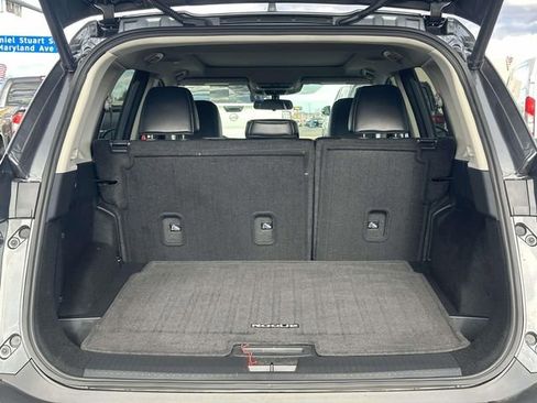 Used 2022 Nissan Rogue SV w/ SV Premium Package image 12