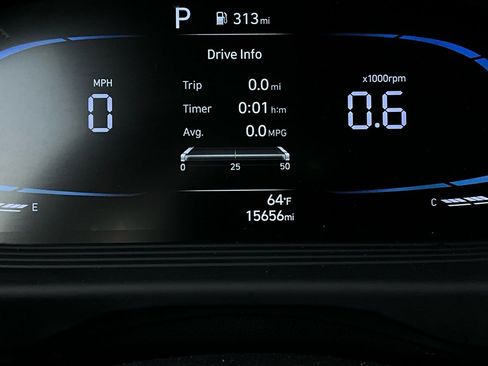 Used 2025 Hyundai Venue SEL image 39