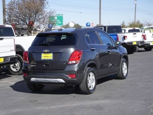 Used 2017 Chevrolet Trax LT w/ LT Convenience Package image 6