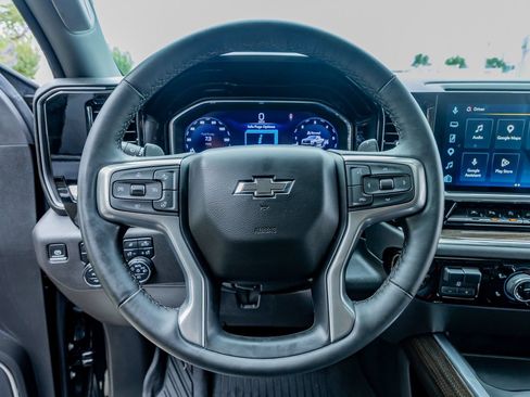Used 2024 Chevrolet Silverado 1500 LT Trail Boss w/ LT Trail Boss Premium Package AWD/4WD image 19