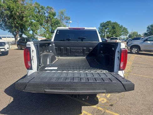 Used 2025 GMC Sierra 1500 SLT AWD/4WD image 16