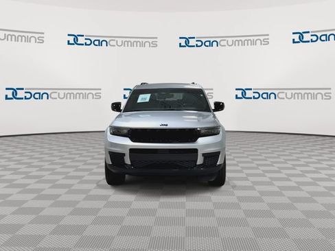 Used 2021 Jeep Grand Cherokee L Laredo AWD/4WD image 3