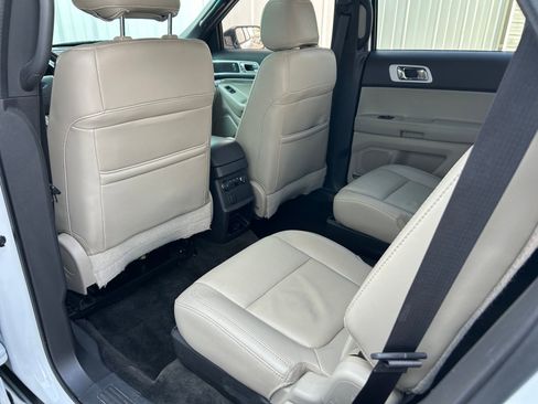 Used 2015 Ford Explorer XLT w/ Equipment Group 202A image 30