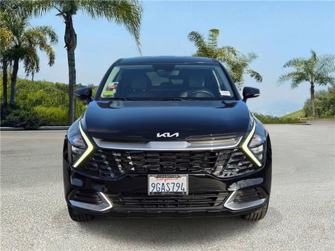 Used 2023 Kia Sportage EX FWD image 3