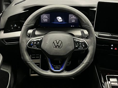 New 2026 Volkswagen Golf 2.0T image 9