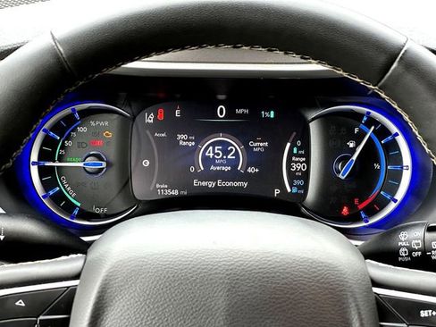 Used 2022 Chrysler Pacifica Touring-L w/ Uconnect Theater Family Group image 25