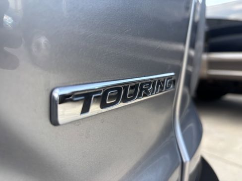 Used 2018 Honda CR-V Touring image 11