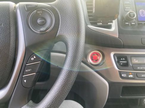 Used 2018 Honda Pilot LX image 11