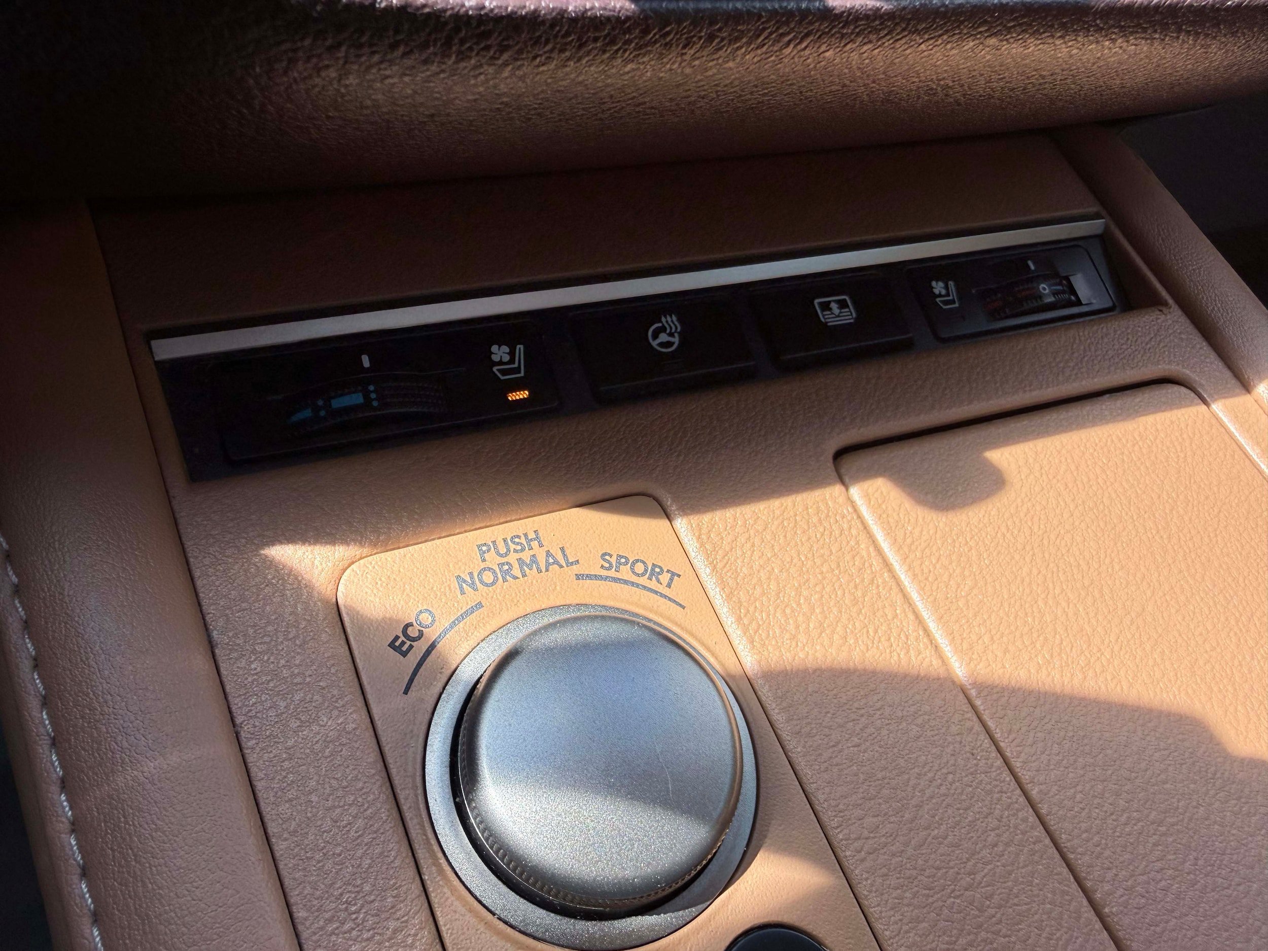 Used 2016 Lexus ES 350 w/ Luxury Package w/Wood Trim FWD image 24