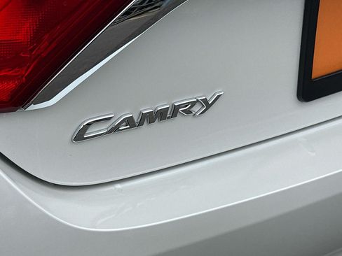 Used 2015 Toyota Camry XLE FWD image 7