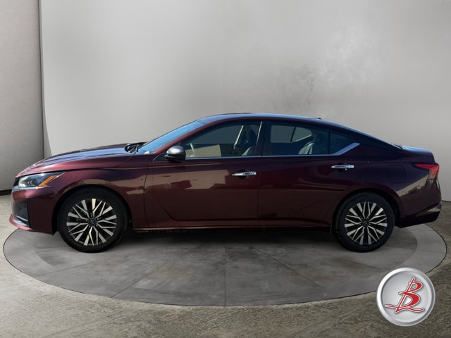 Used 2024 Nissan Altima 2.5 SV FWD image 4