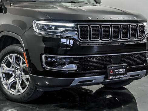 Used 2022 Jeep Wagoneer Series II AWD/4WD image 2