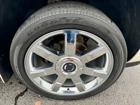 Used 2007 Cadillac Escalade Luxury w/ Information Package image 22