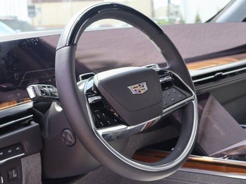 Certified 2025 Cadillac Escalade Premium Luxury Platinum image 30