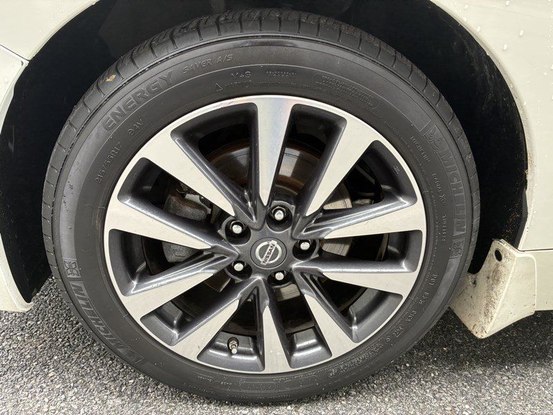 Used 2016 Nissan Altima 2.5 SL w/ Moonroof Package FWD image 20