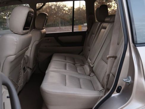 Used 2003 Toyota Land Cruiser image 17