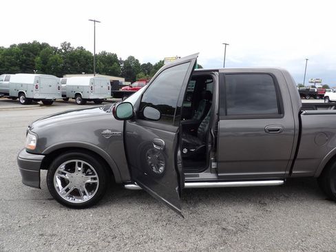 Used 2002 Ford F150 Harley-Davidson RWD image 13