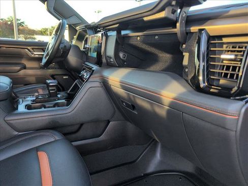 Used 2024 GMC Sierra 1500 AT4 w/ Technology Package image 11