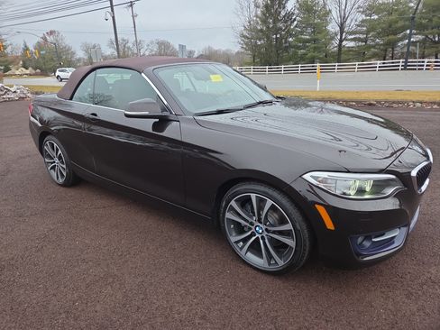 Used 2017 BMW 230i xDrive Convertible image 9