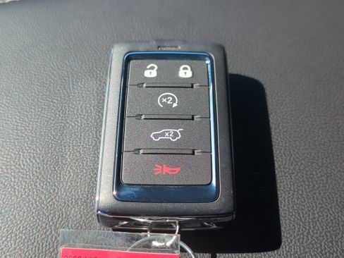 New 2025 Jeep Grand Cherokee L Laredo image 31