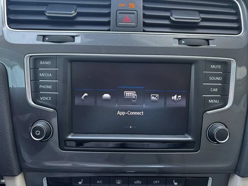 Used 2017 Volkswagen Golf Alltrack S AWD/4WD image 11