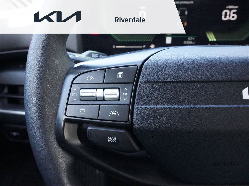 Used 2025 Kia K4 FWD image 39