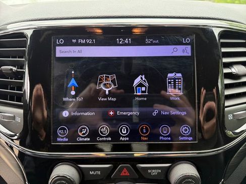 Used 2020 Jeep Grand Cherokee Altitude image 22