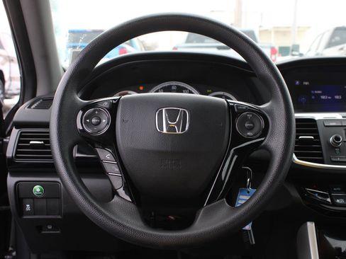Used 2017 Honda Accord LX image 9