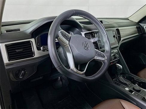 Used 2023 Volkswagen Atlas SEL image 9
