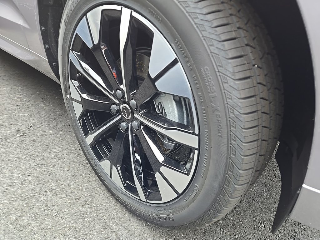New 2026 Volvo XC60 B5 Plus w/ Protection Package Premier AWD/4WD image 3