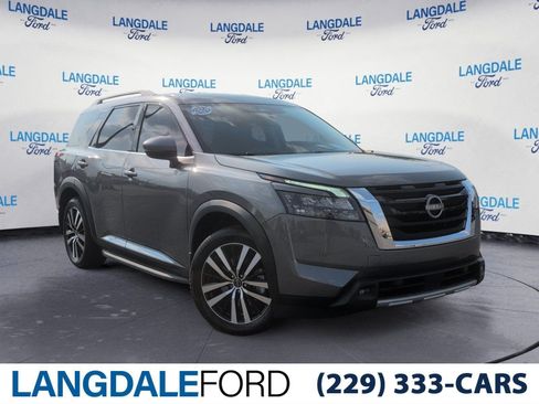 Used 2025 Nissan Pathfinder Platinum w/ Cargo Package FWD image 1