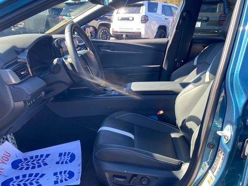 Used 2025 Toyota Camry SE w/ Multimedia Upgrade Package image 6