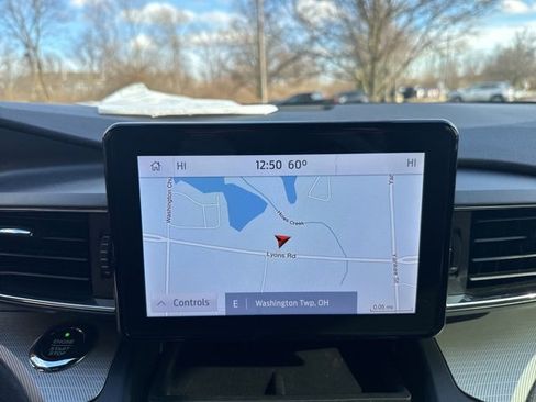 Used 2020 Ford Explorer XLT w/ Equipment Group 202A image 21