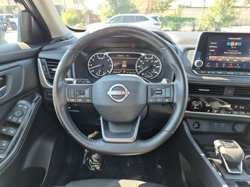 Used 2025 Nissan Rogue SV AWD/4WD image 17