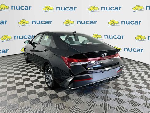 Certified 2025 Hyundai Elantra Sport FWD image 5