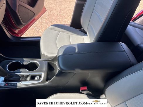 Used 2018 Chevrolet Equinox Premier image 17