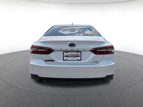 Used 2022 Toyota Camry XLE FWD image 4