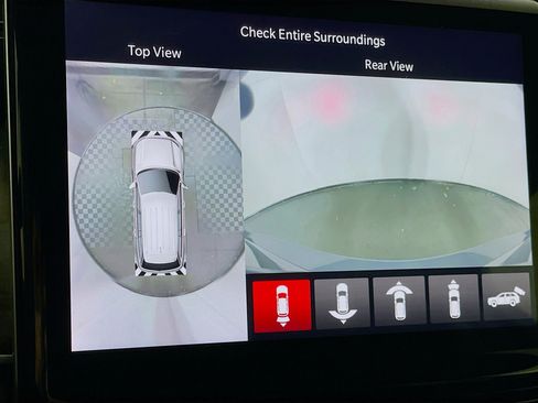 Used 2024 Jeep Grand Cherokee L Limited w/ Luxury Tech Group II image 23