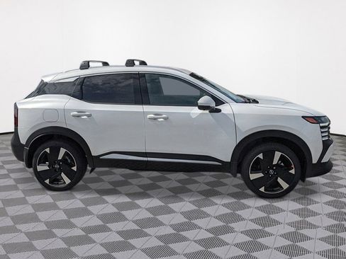 New 2026 Nissan Kicks SR image 2