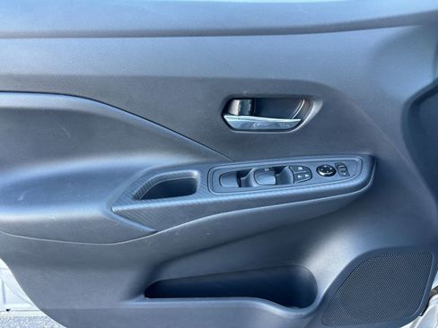 Used 2025 Nissan Versa SV FWD image 18