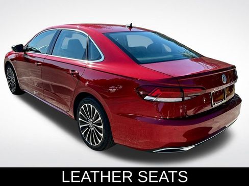 Used 2022 Volkswagen Passat 2.0T image 7