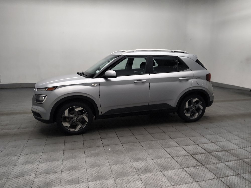 Used 2021 Hyundai Venue SEL FWD image 2