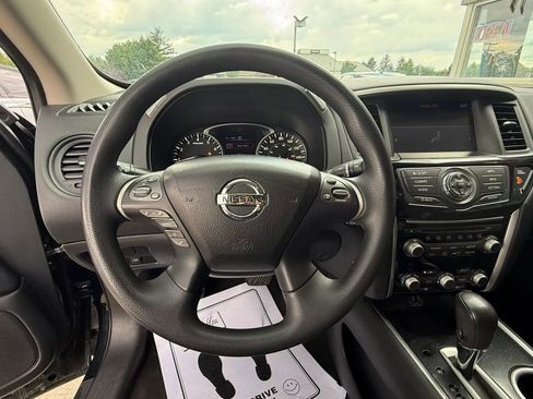 Used 2018 Nissan Pathfinder S AWD/4WD image 14
