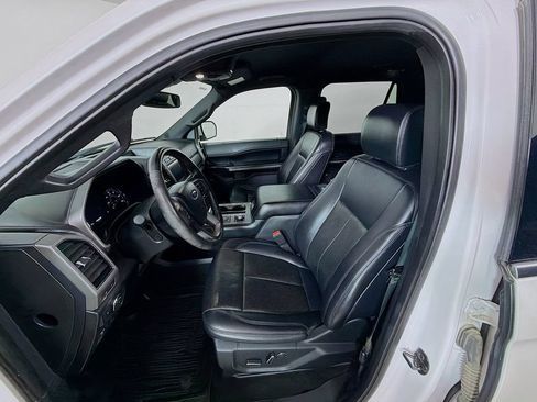 Used 2019 Ford Expedition Max XLT w/ Equipment Group 202A AWD/4WD image 12