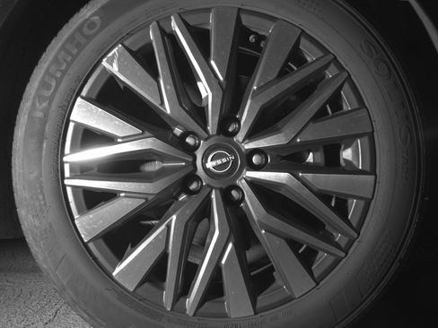Used 2025 Nissan Altima 2.5 SV FWD image 13