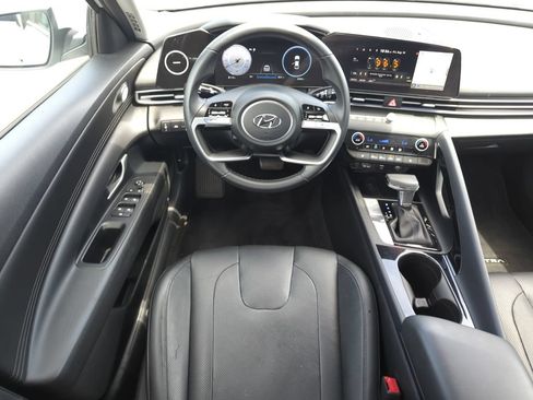 Used 2023 Hyundai Elantra Limited FWD image 14