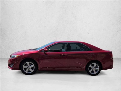 Used 2014 Toyota Camry SE FWD image 9